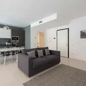 Porta Nuova Bright And Roomy Flat Milán